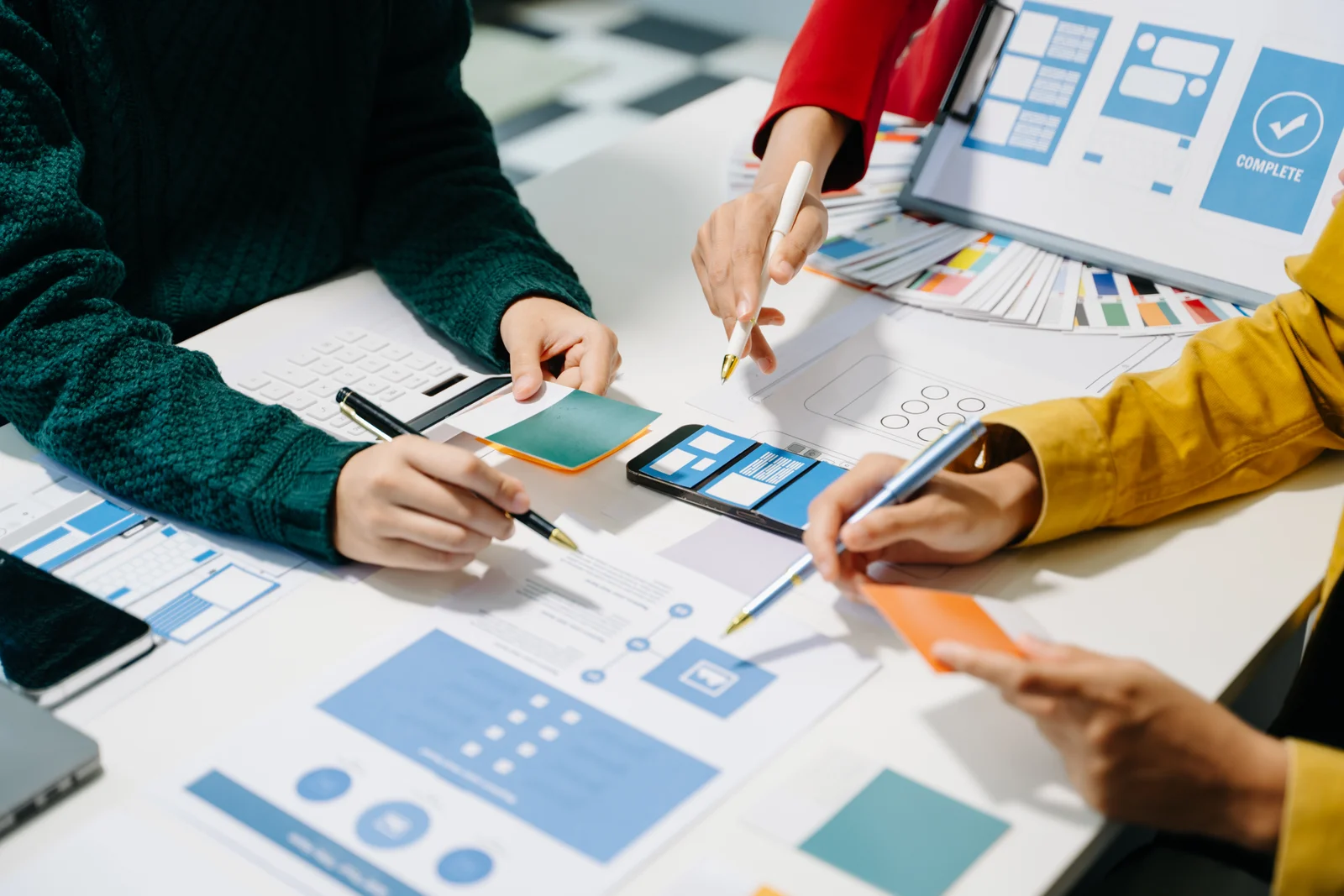 甫東科技如何提供企業AI導入的全面健診與成熟度評估服務？