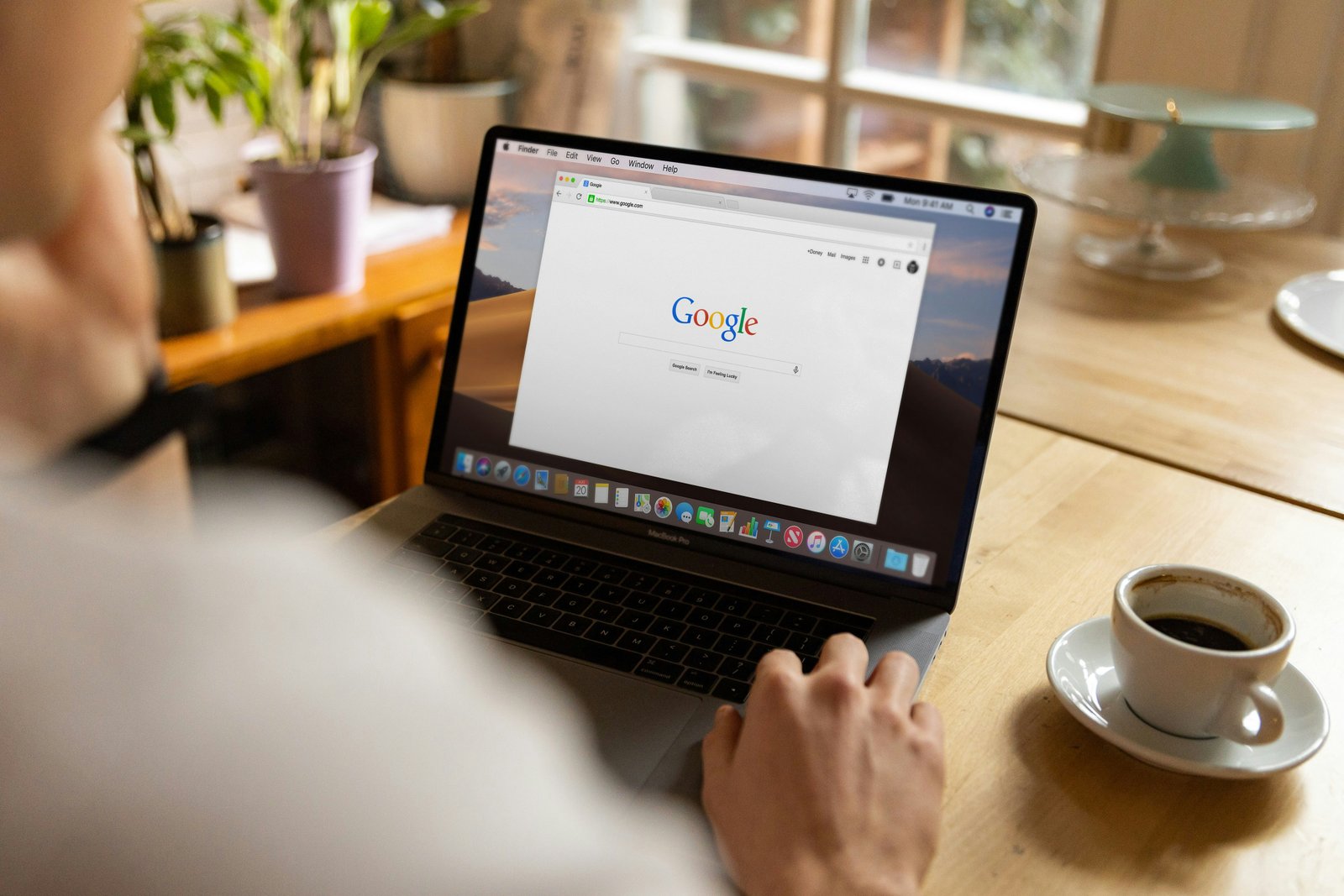 問句型長尾關鍵字：征服 Google 精選摘要與 AI Overview 的必勝策略